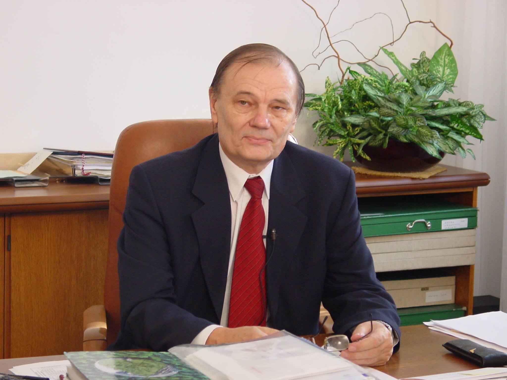 zem-el-emeritn-rektor-stanislav-proch-zka-mendelu